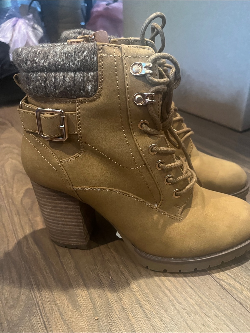 Women’s Lace-Up Chunky Heel Boots - Tan